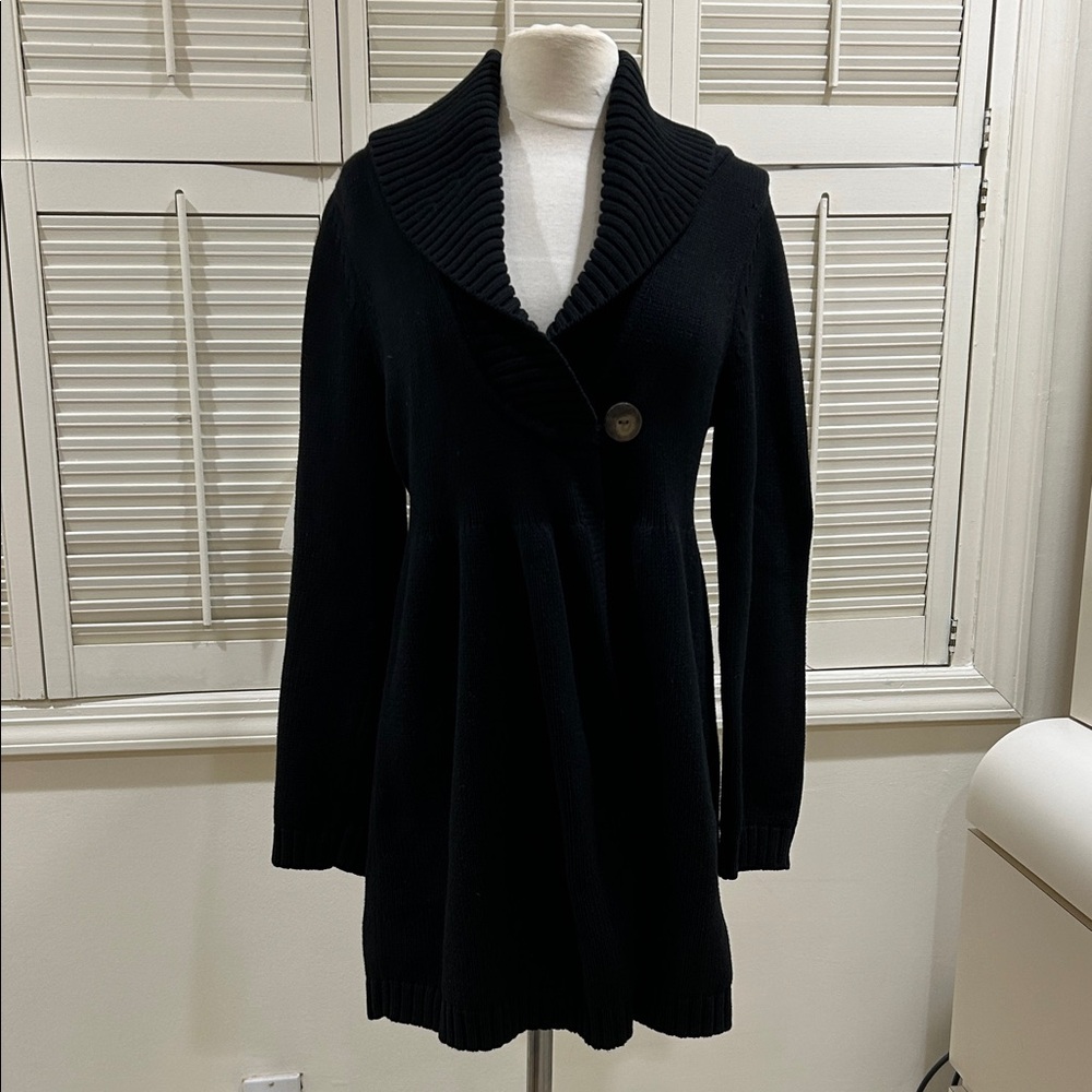 SHAE Black Women's Sweater